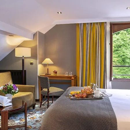 Les Trésoms Lake&spa 4*