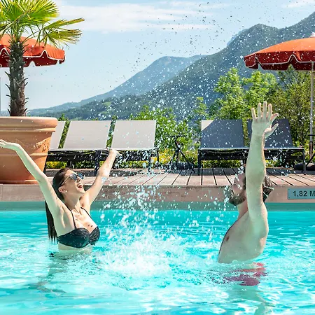 Hotel Les Trésoms Lake&spa 4*