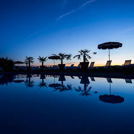 Les Trésoms Lake&spa 4* Annecy