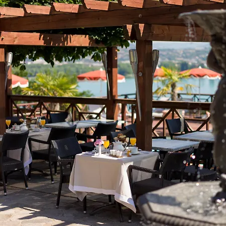 Hotel Les Tresoms And 4*