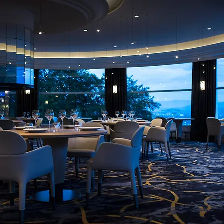 Les Tresoms And Hotel