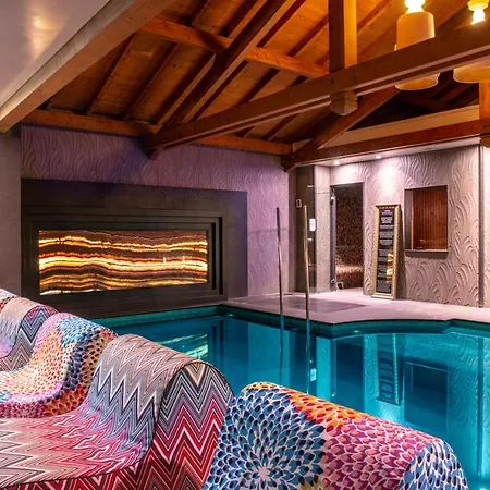 Les Tresoms And Hotel