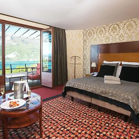 Les Tresoms And Hotel Annecy