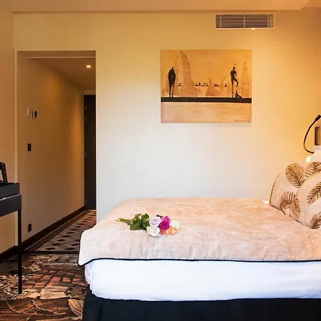 Les Tresoms And Annecy