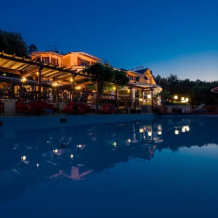 Les Tresoms And Hotel