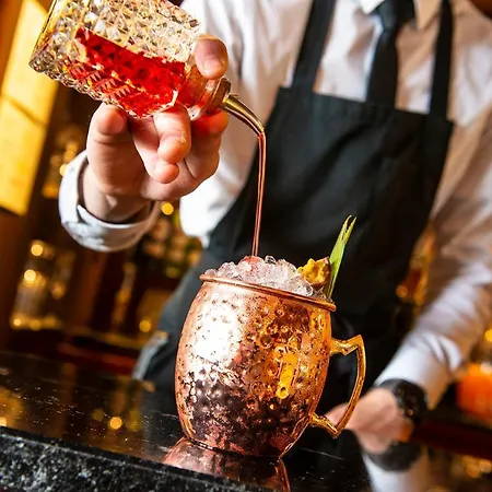 Les Tresoms And Hotel