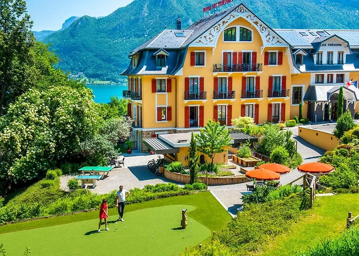 Les Tresoms And Annecy